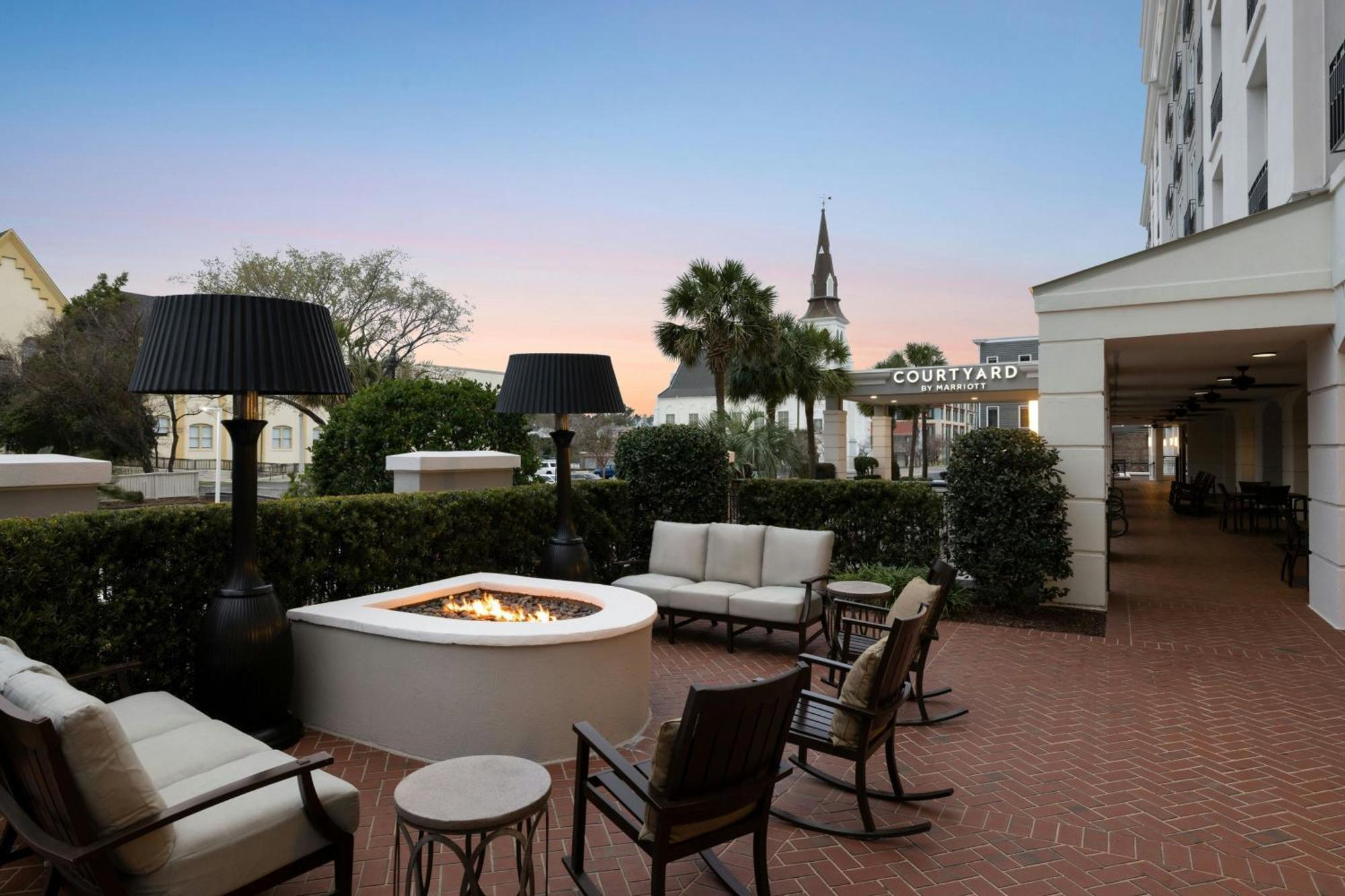Courtyard By Marriott Charleston Historic District Otel Dış mekan fotoğraf