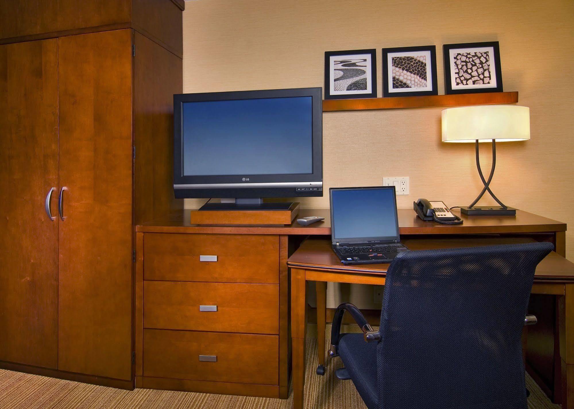 Courtyard By Marriott Charleston Historic District Otel Oda fotoğraf